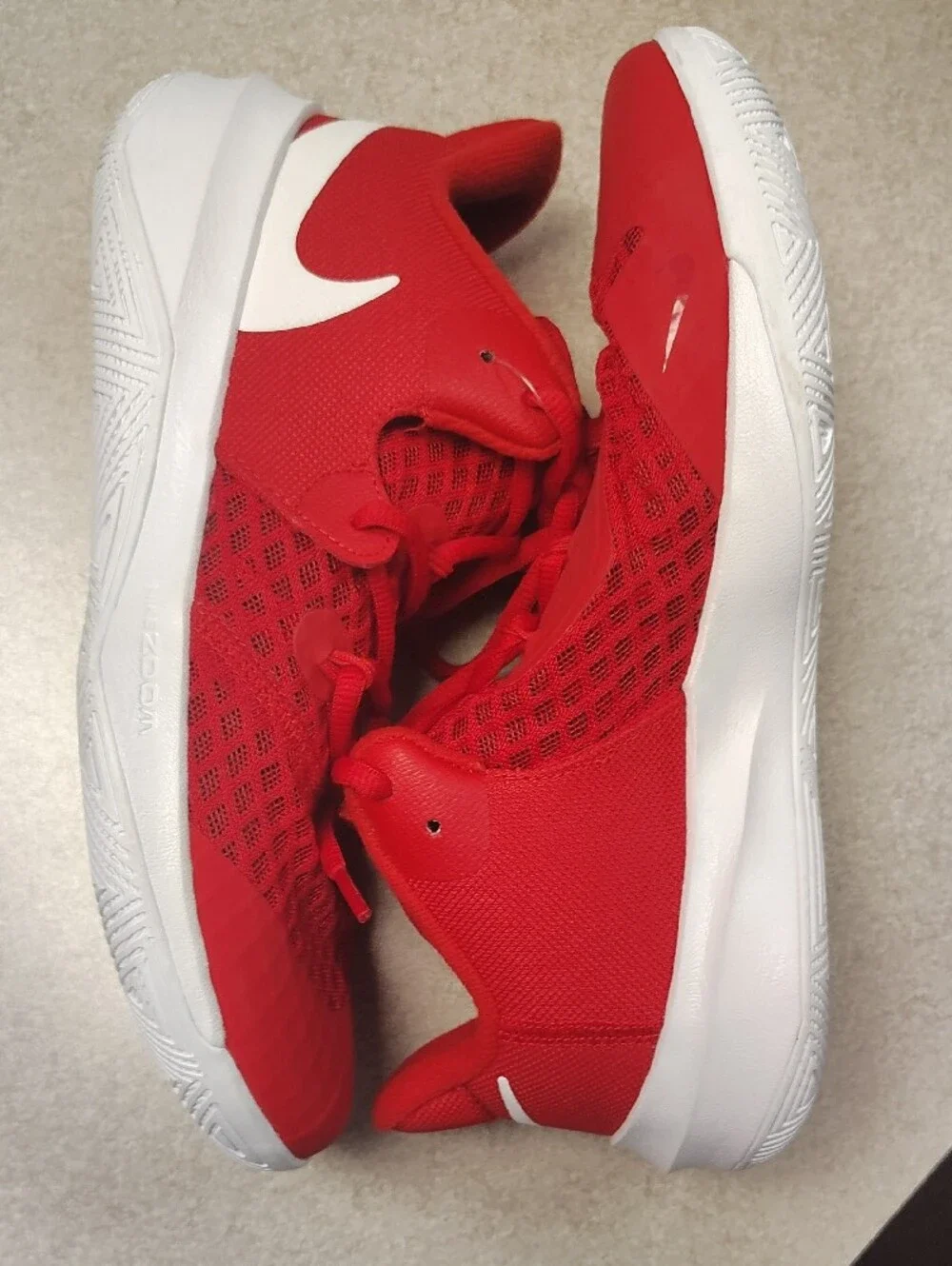 Nike Red Men's Athletic Mesh Sneakers with White Midsole. Missing Left Sole US 7